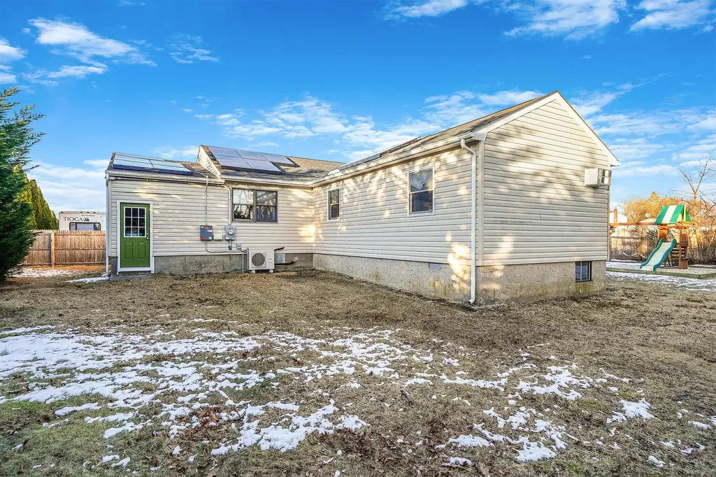 4 Brook Circle Islip Terrace NY 11752