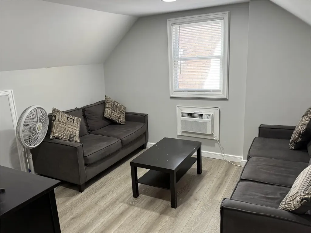 707 Hillside Avenue New Hyde Park NY 11040