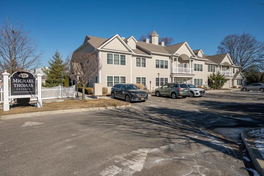 619 Broadway Amityville NY 11701