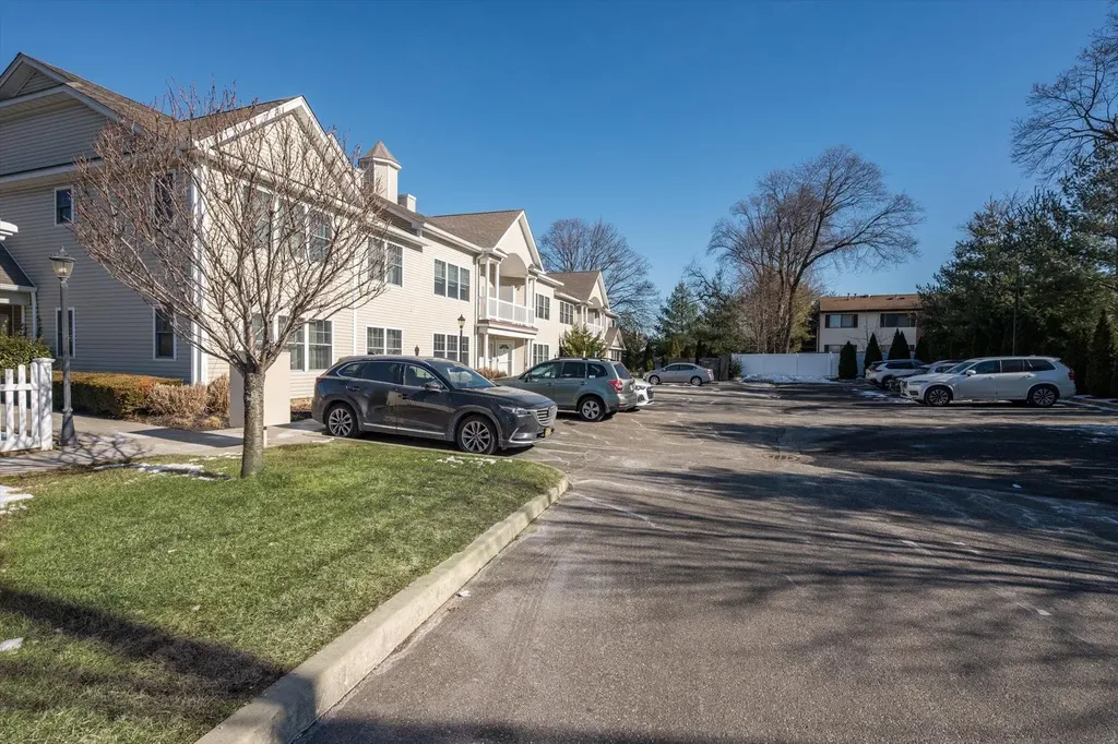619 Broadway Amityville NY 11701