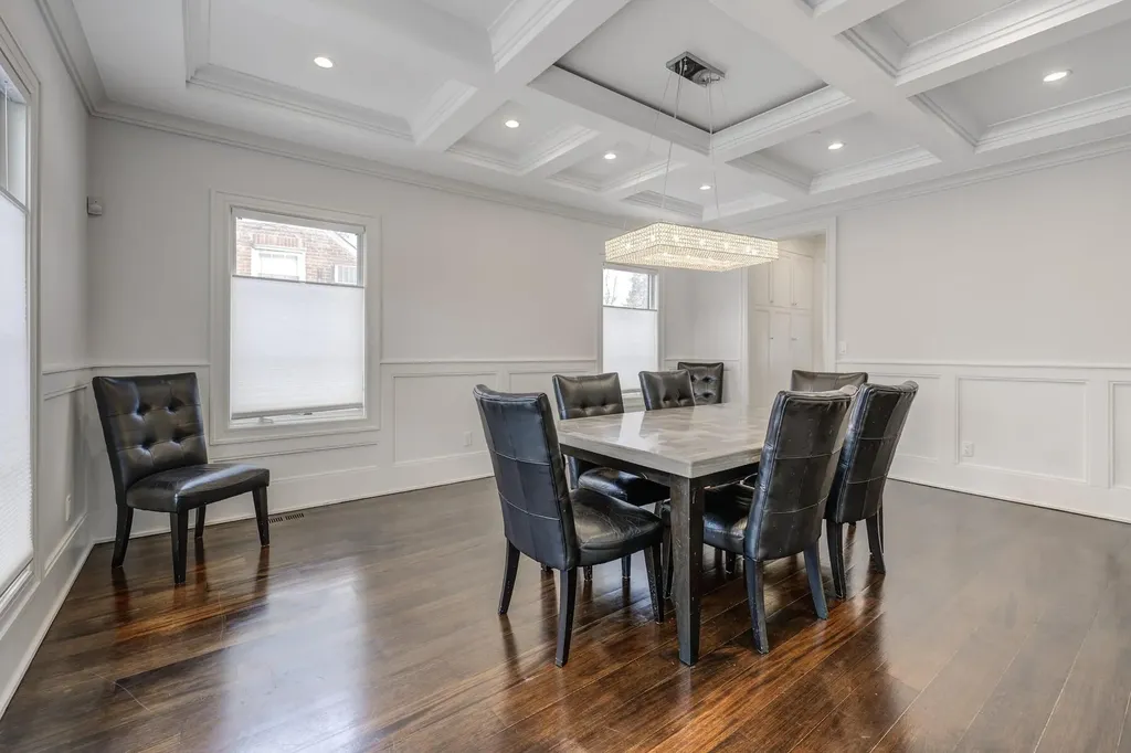 37 Devon Road Great Neck NY 11023