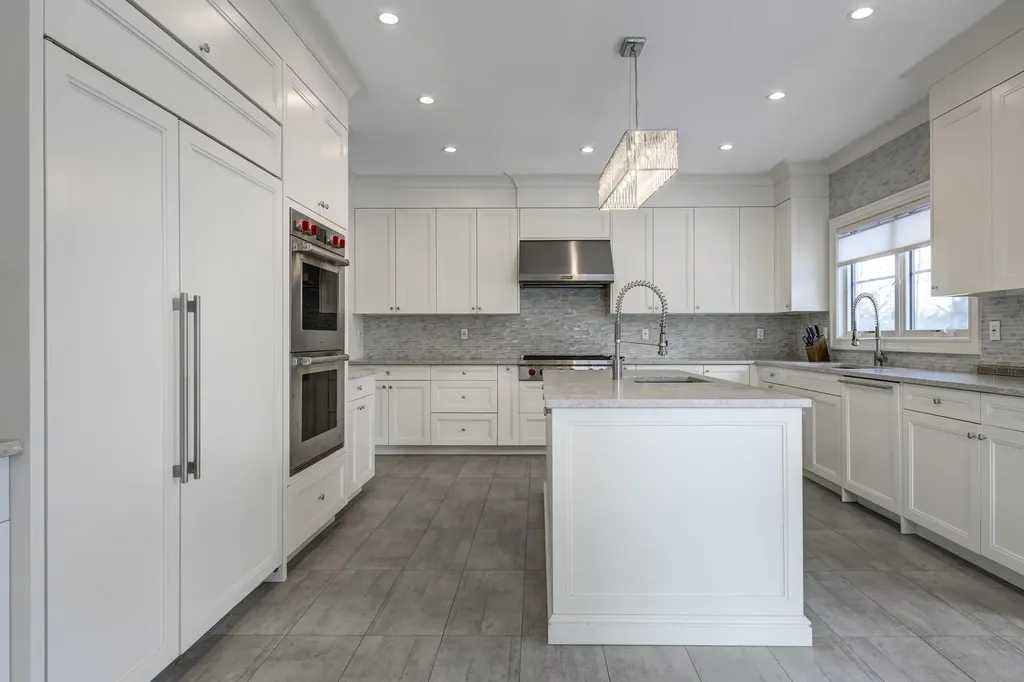 37 Devon Road Great Neck NY 11023