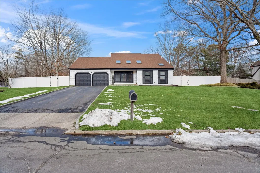 7 Plum Tree Lane Mount Sinai NY 11766