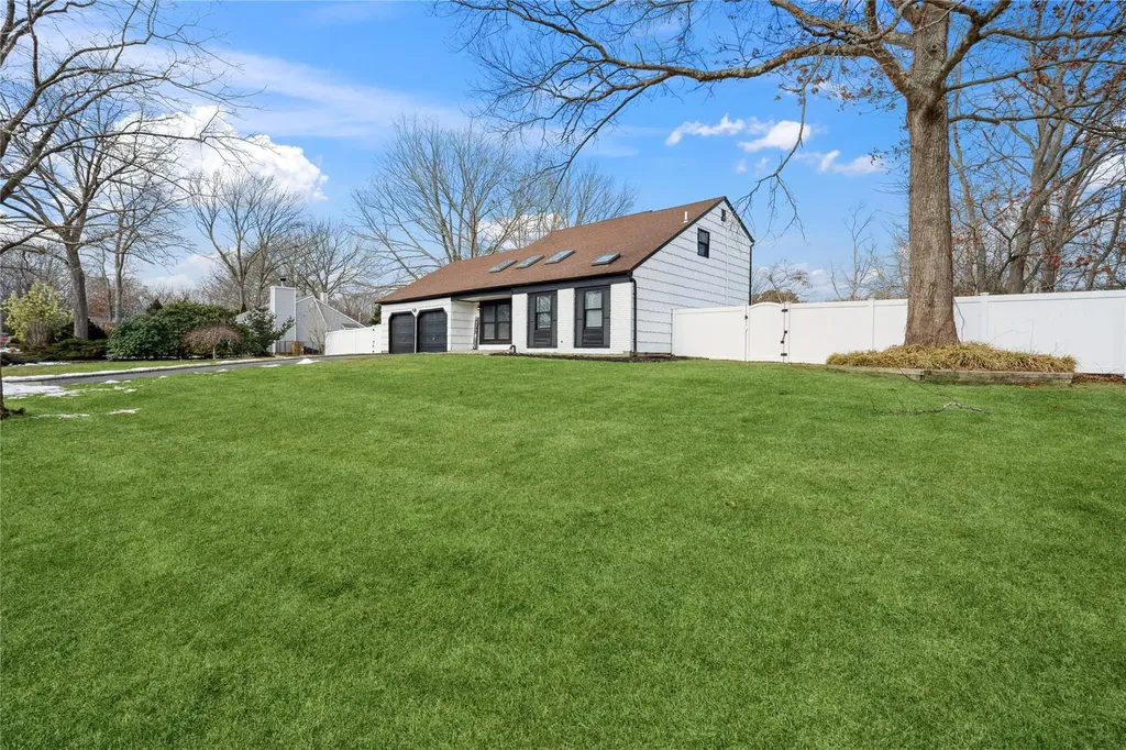 7 Plum Tree Lane Mount Sinai NY 11766