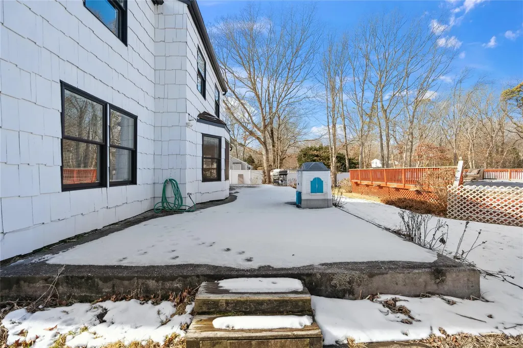 7 Plum Tree Lane Mount Sinai NY 11766