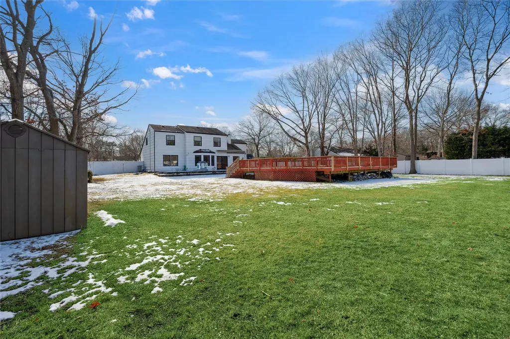 7 Plum Tree Lane Mount Sinai NY 11766