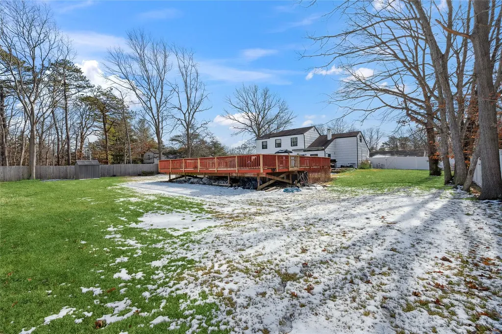 7 Plum Tree Lane Mount Sinai NY 11766