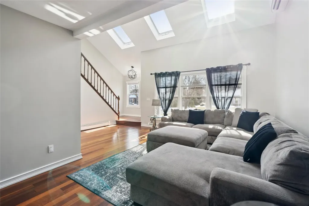 7 Plum Tree Lane Mount Sinai NY 11766