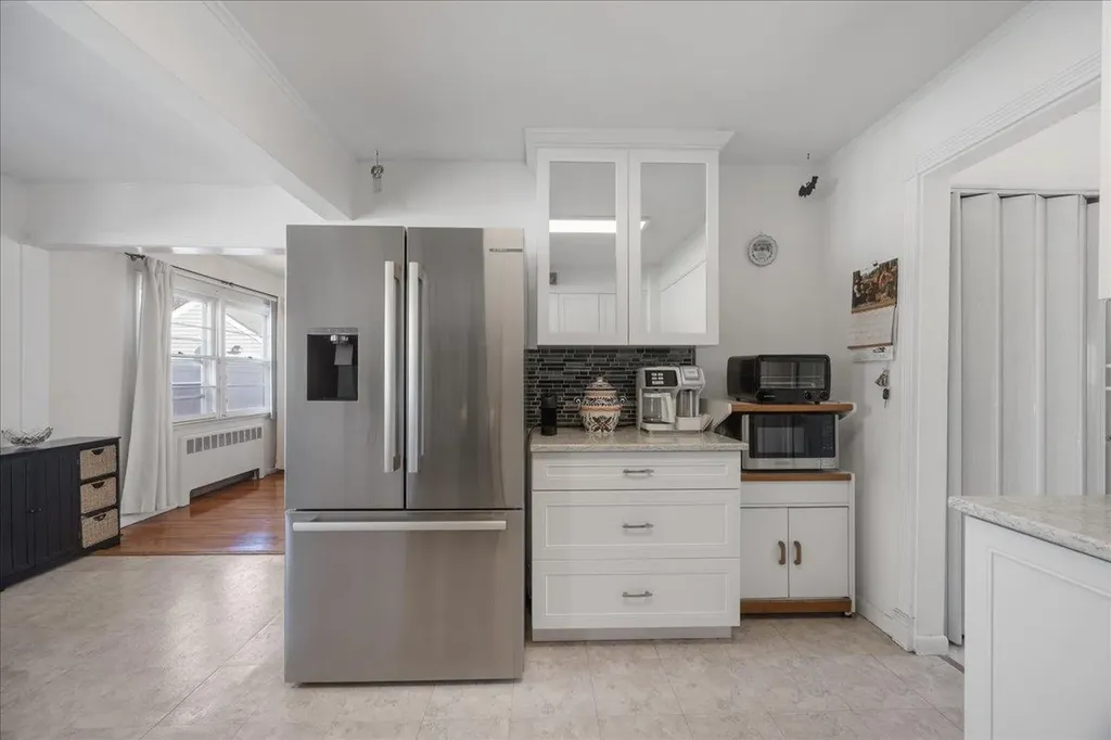 2872 Weeks Avenue Oceanside NY 11572