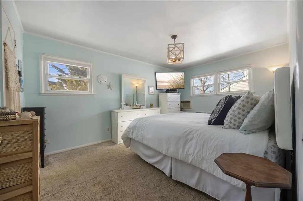 2872 Weeks Avenue Oceanside NY 11572