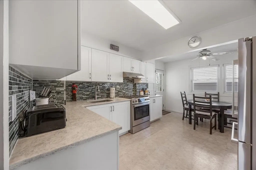 2872 Weeks Avenue Oceanside NY 11572
