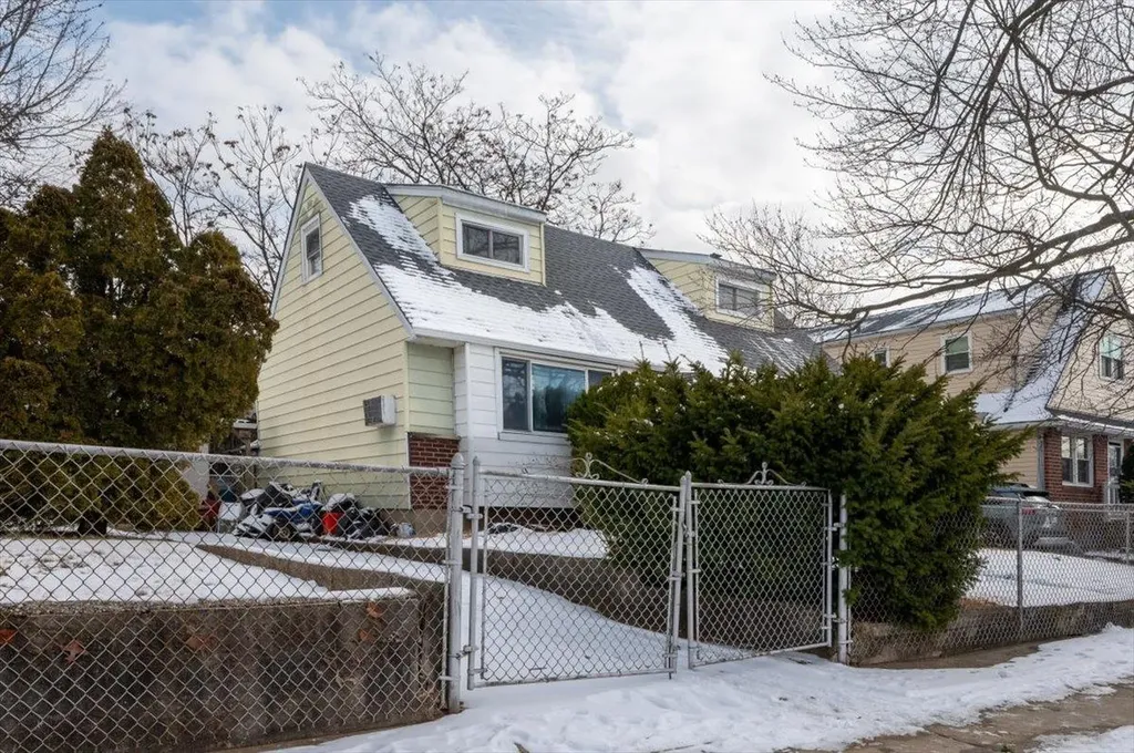 147 Oakley Avenue Elmont NY 11003