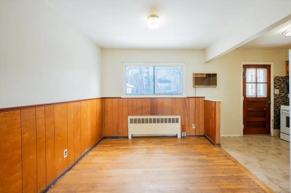 147 Oakley Avenue Elmont NY 11003