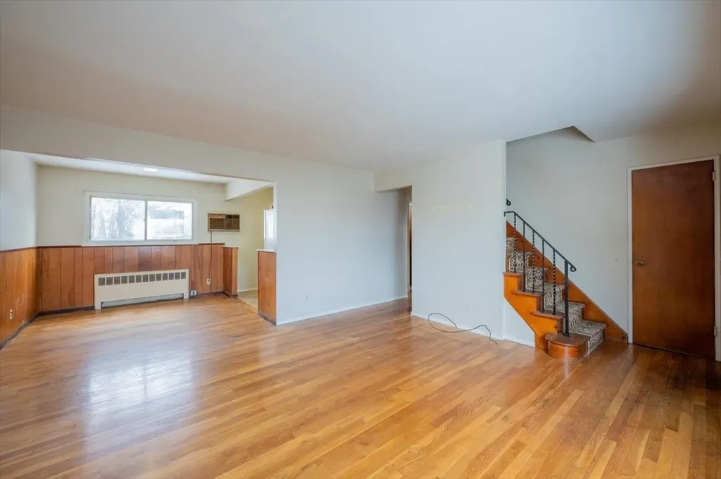 147 Oakley Avenue Elmont NY 11003