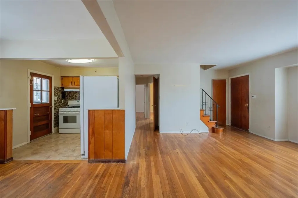 147 Oakley Avenue Elmont NY 11003