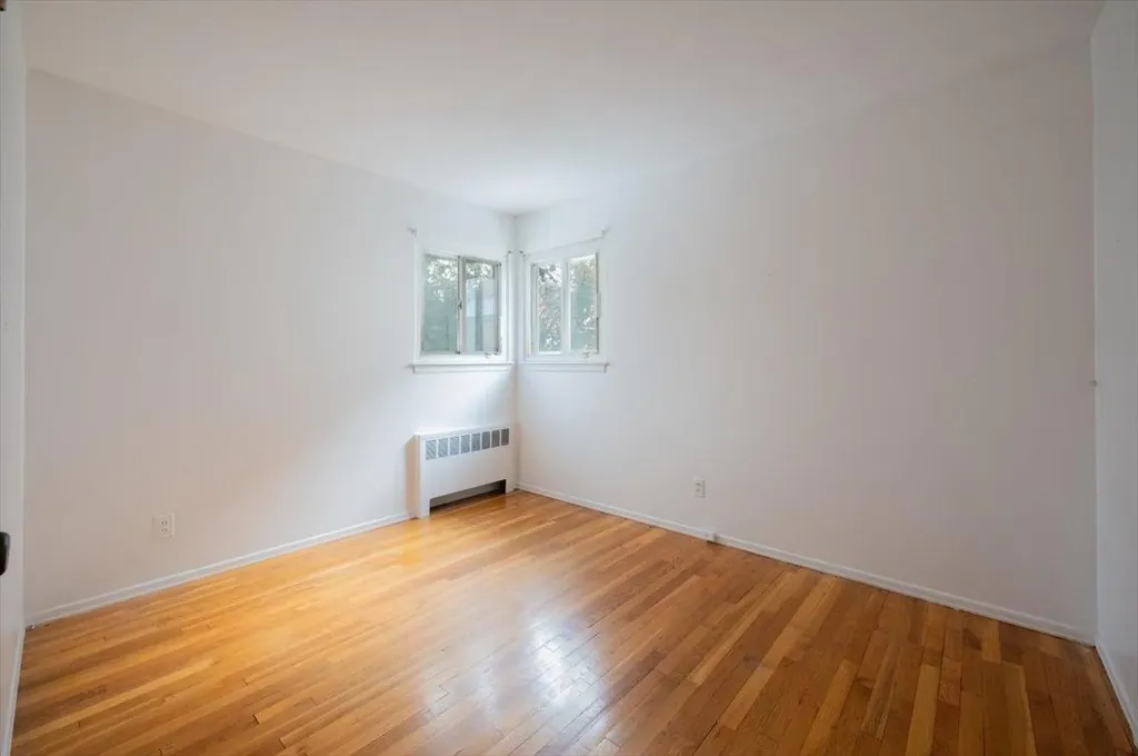 147 Oakley Avenue Elmont NY 11003
