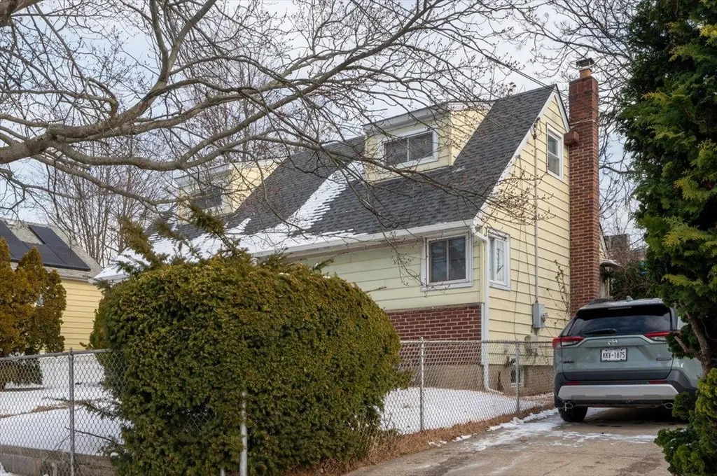 147 Oakley Avenue Elmont NY 11003