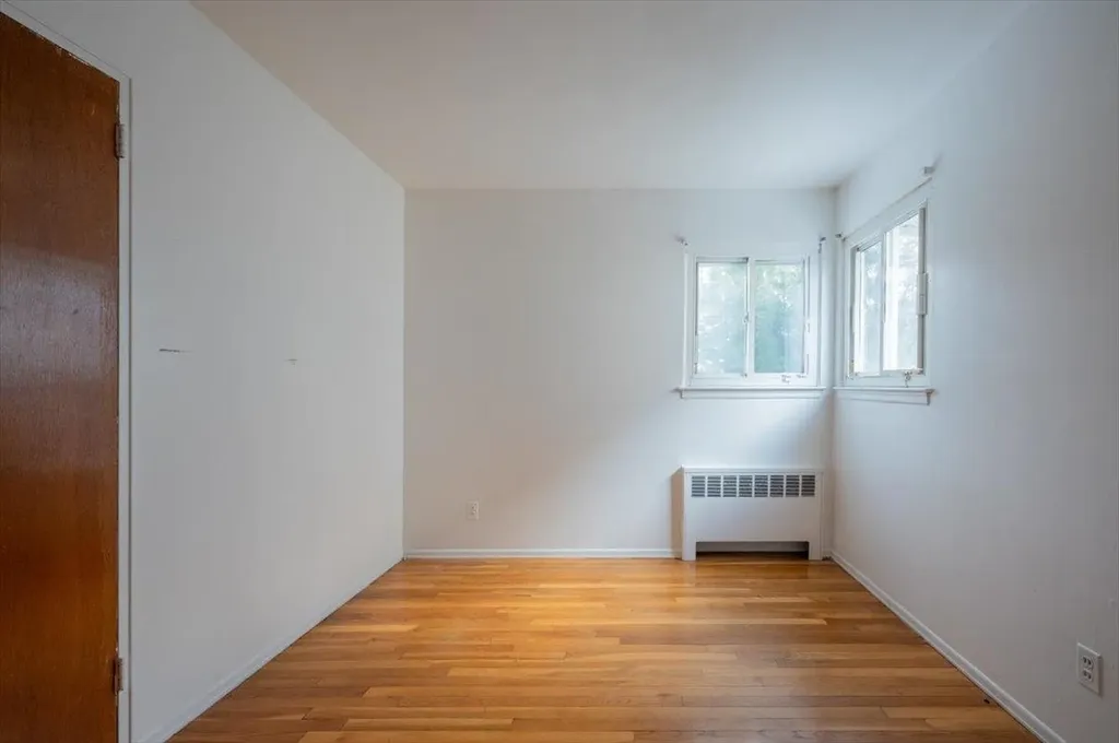 147 Oakley Avenue Elmont NY 11003