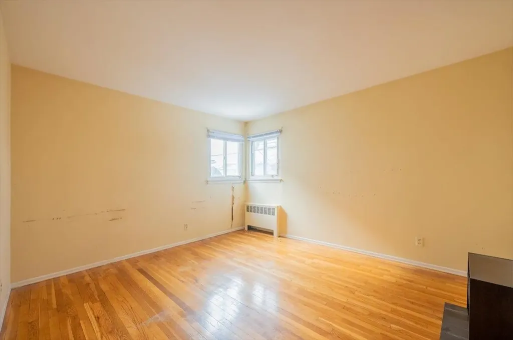 147 Oakley Avenue Elmont NY 11003