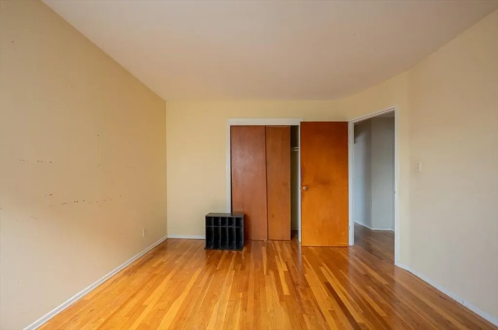 147 Oakley Avenue Elmont NY 11003