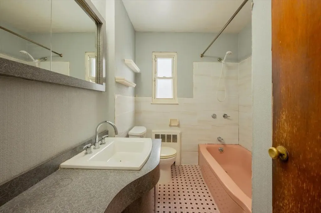 147 Oakley Avenue Elmont NY 11003