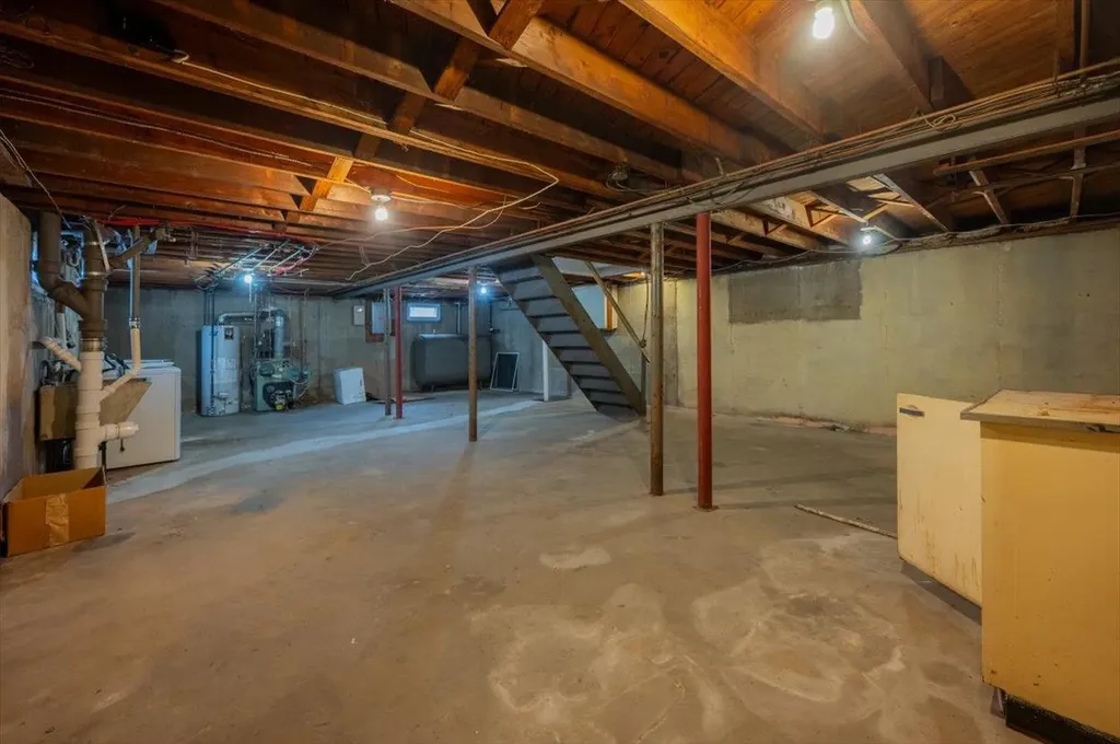 147 Oakley Avenue Elmont NY 11003
