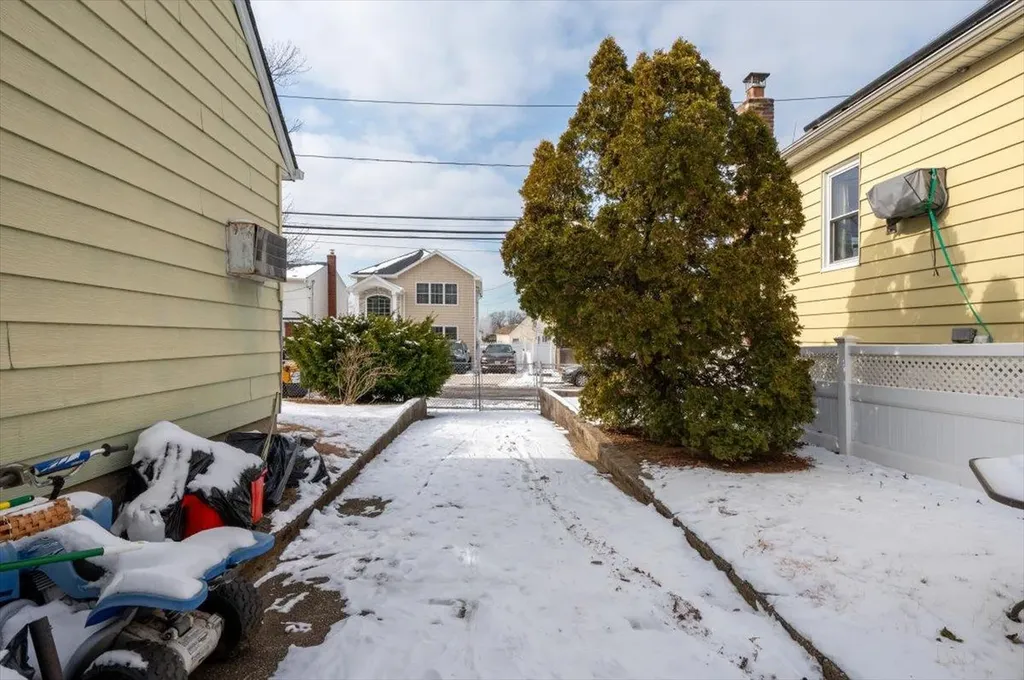 147 Oakley Avenue Elmont NY 11003