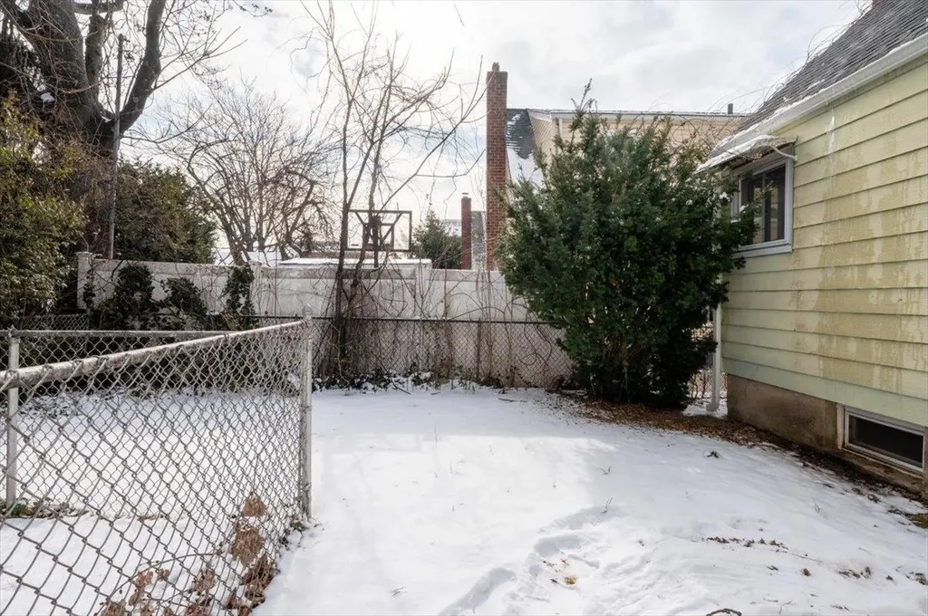 147 Oakley Avenue Elmont NY 11003