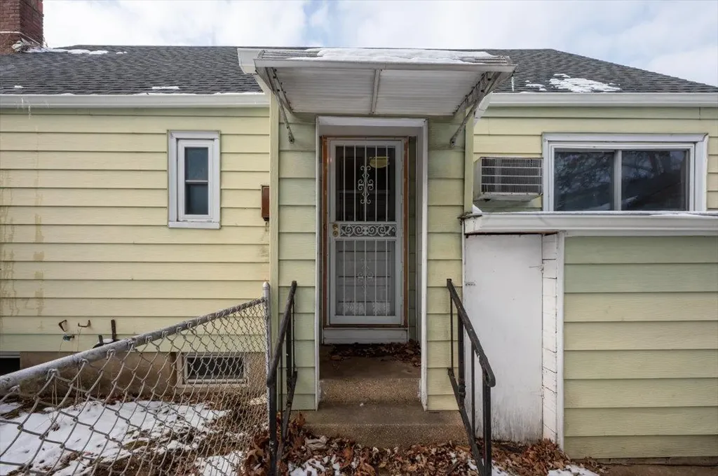 147 Oakley Avenue Elmont NY 11003