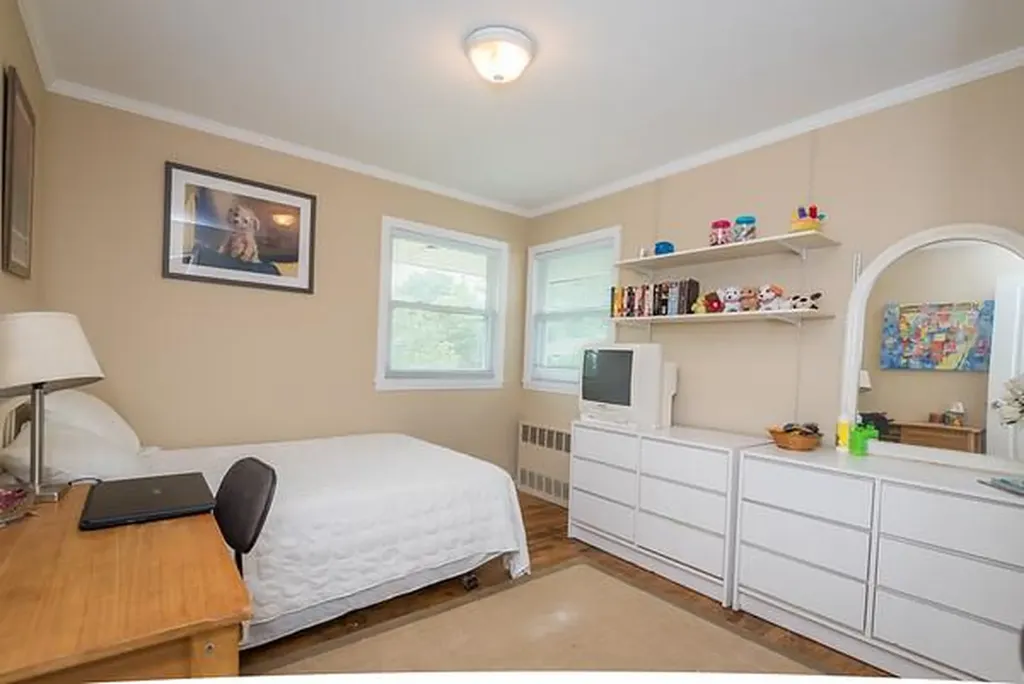 23 Oakdale Drive Westbury NY 11590