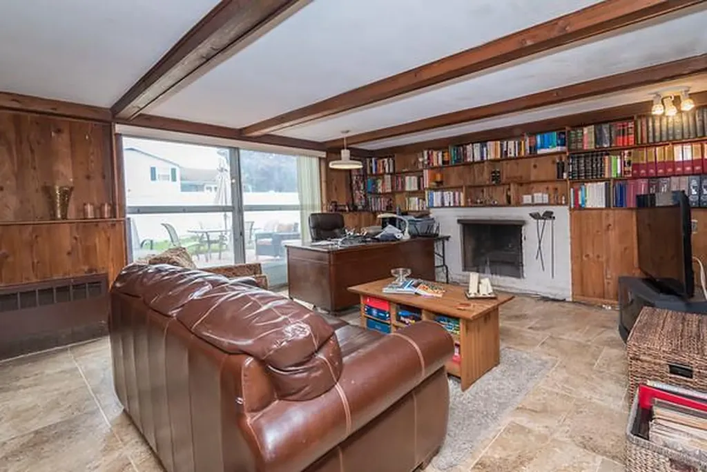 23 Oakdale Drive Westbury NY 11590