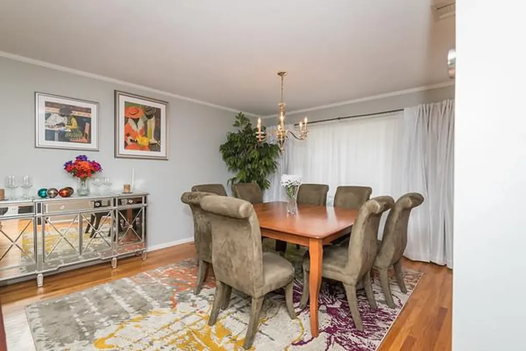 23 Oakdale Drive Westbury NY 11590