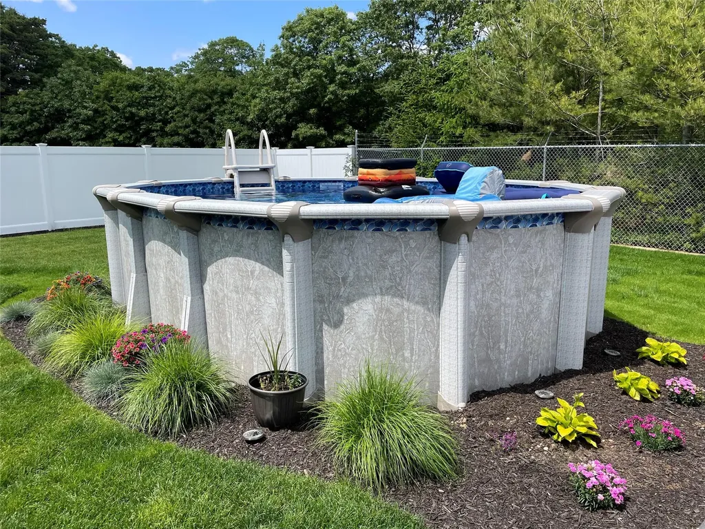 15 Pondview Circle Shirley NY 11967