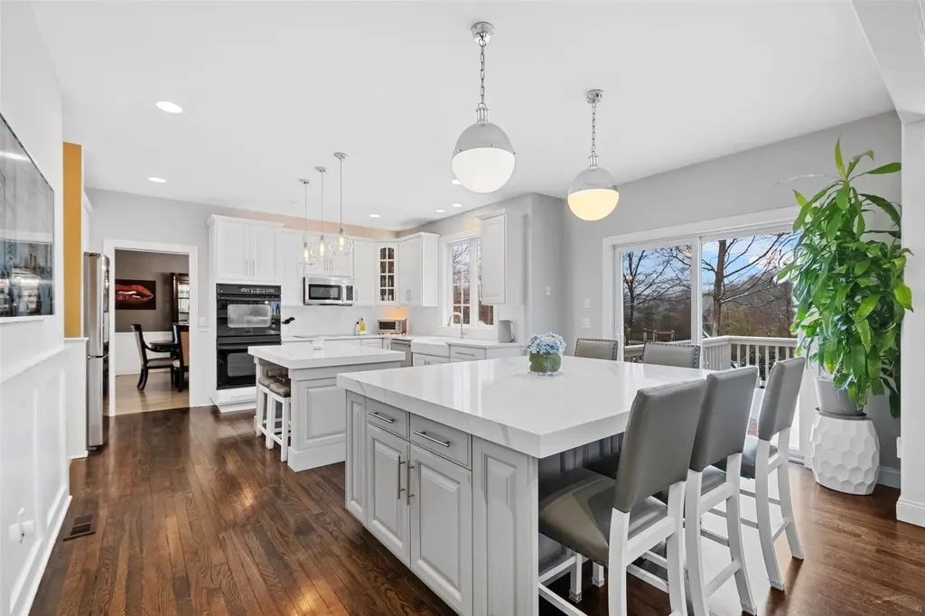 18 Carole Place Mahopac NY 10541