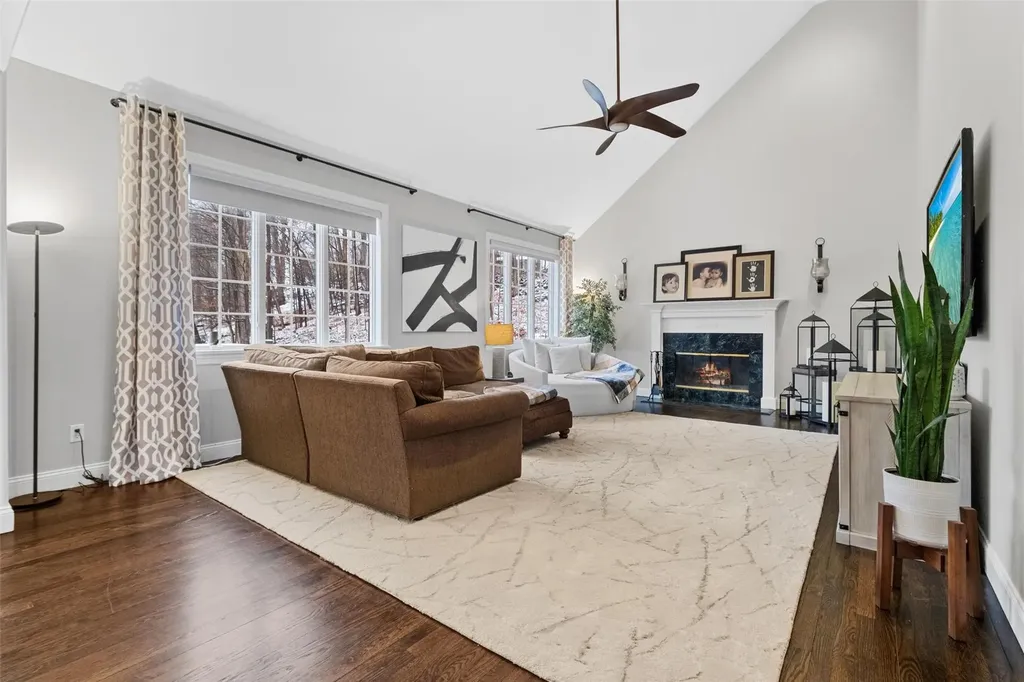 18 Carole Place Mahopac NY 10541