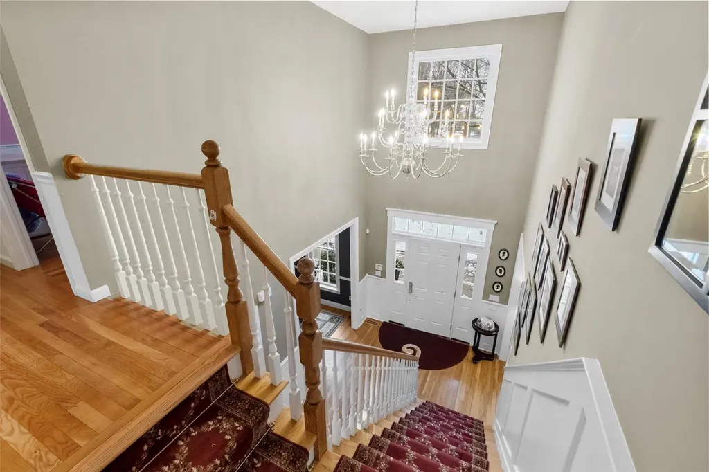 18 Carole Place Mahopac NY 10541