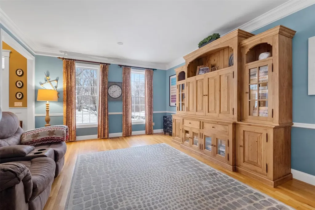 18 Carole Place Mahopac NY 10541