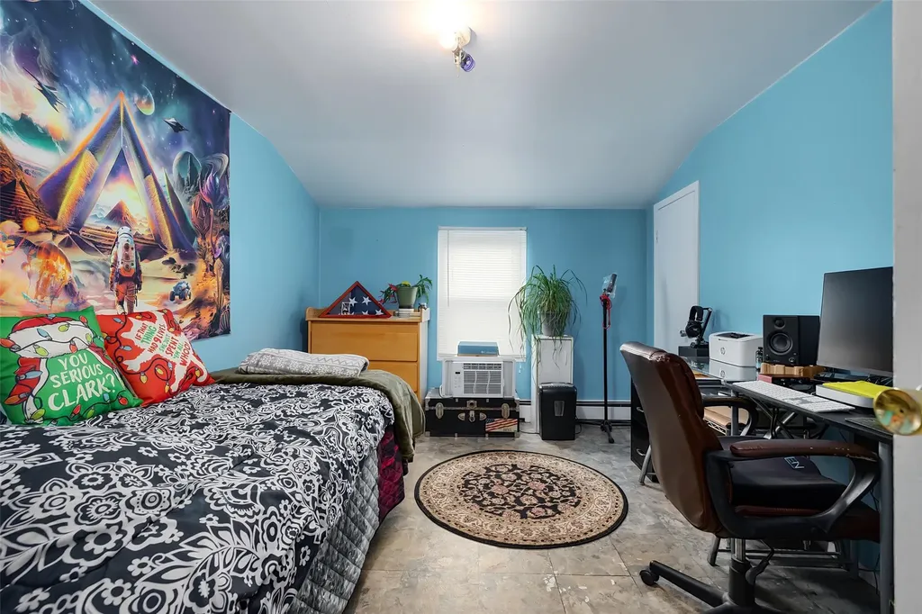 32 Rope Lane Levittown NY 11756