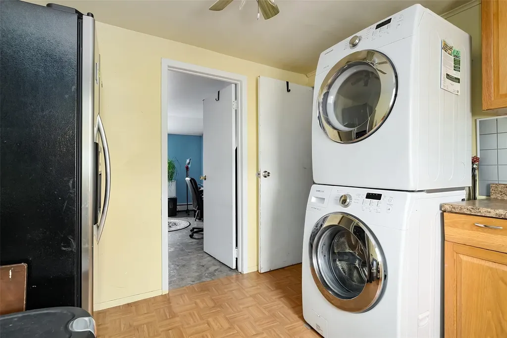 32 Rope Lane Levittown NY 11756