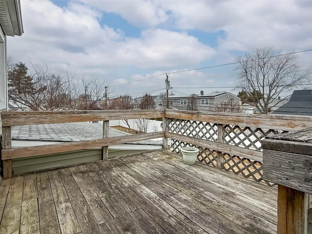 32 Rope Lane Levittown NY 11756