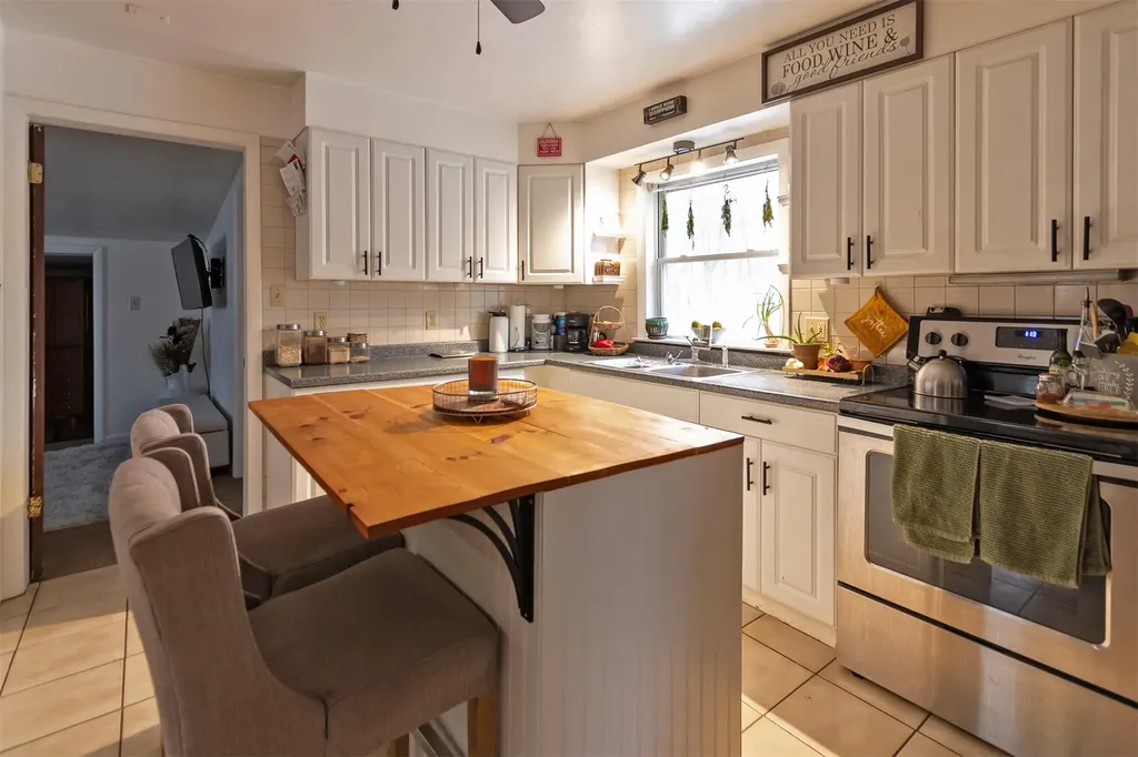 52 Netherwood Plaza Salt Point NY 12578