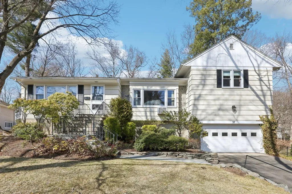 37 Mohegan Lane Rye Brook NY 10573