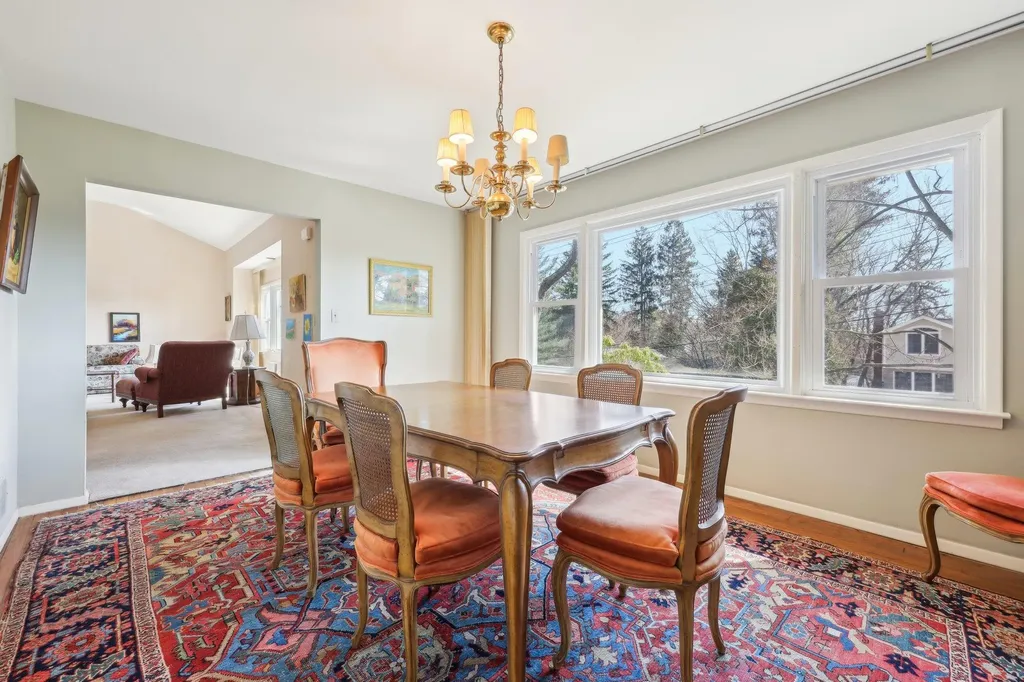 37 Mohegan Lane Rye Brook NY 10573