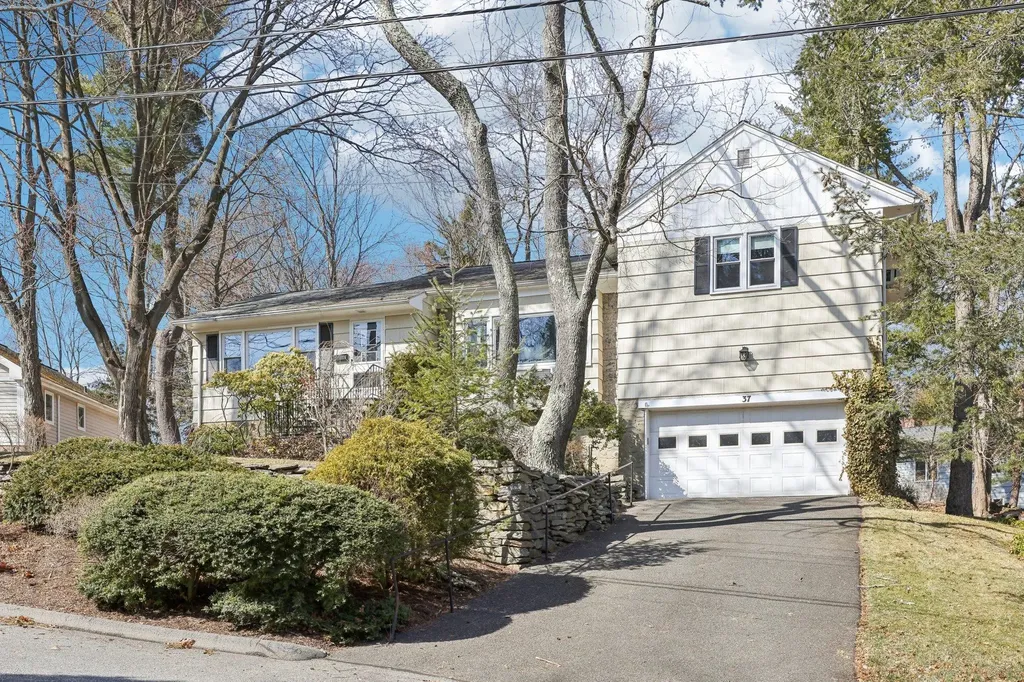 37 Mohegan Lane Rye Brook NY 10573