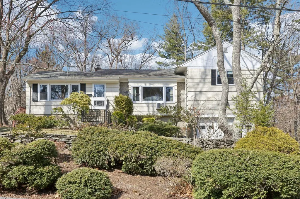 37 Mohegan Lane Rye Brook NY 10573