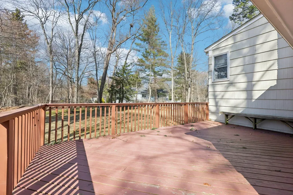 37 Mohegan Lane Rye Brook NY 10573