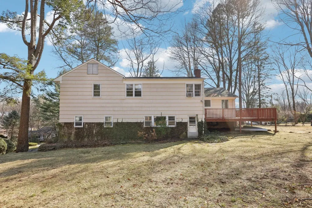 37 Mohegan Lane Rye Brook NY 10573