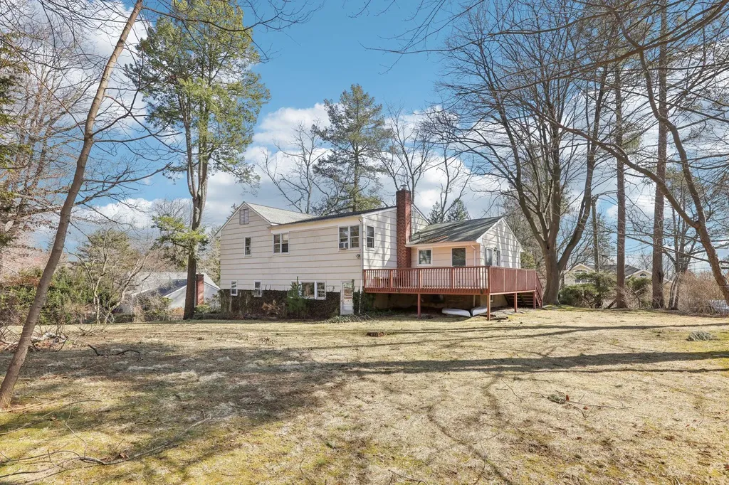 37 Mohegan Lane Rye Brook NY 10573