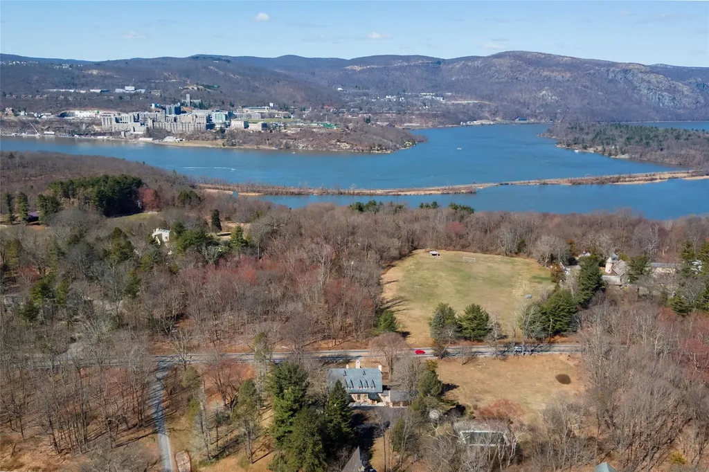 1286 Route 9d Garrison NY 10524