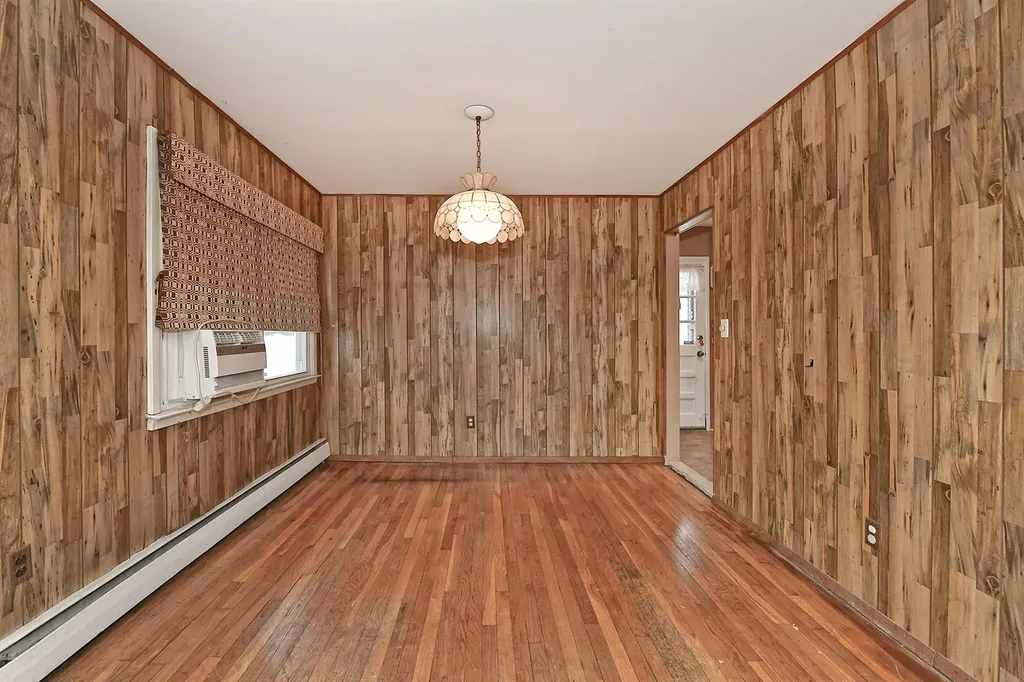103 Cedar Drive W Plainview NY 11803